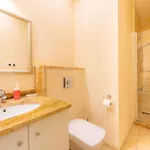 Victus Cosy Close To The By Renters Apartamento